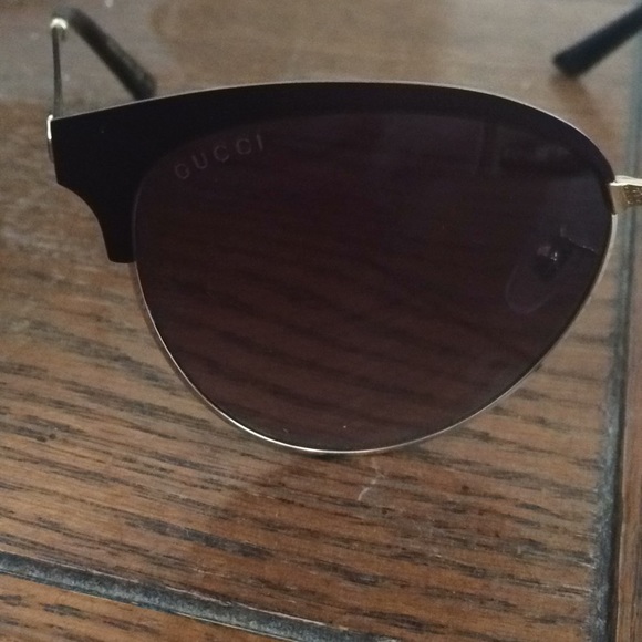 Women’s Gucci sunglasses (perfect condition) - Picture 3 of 8